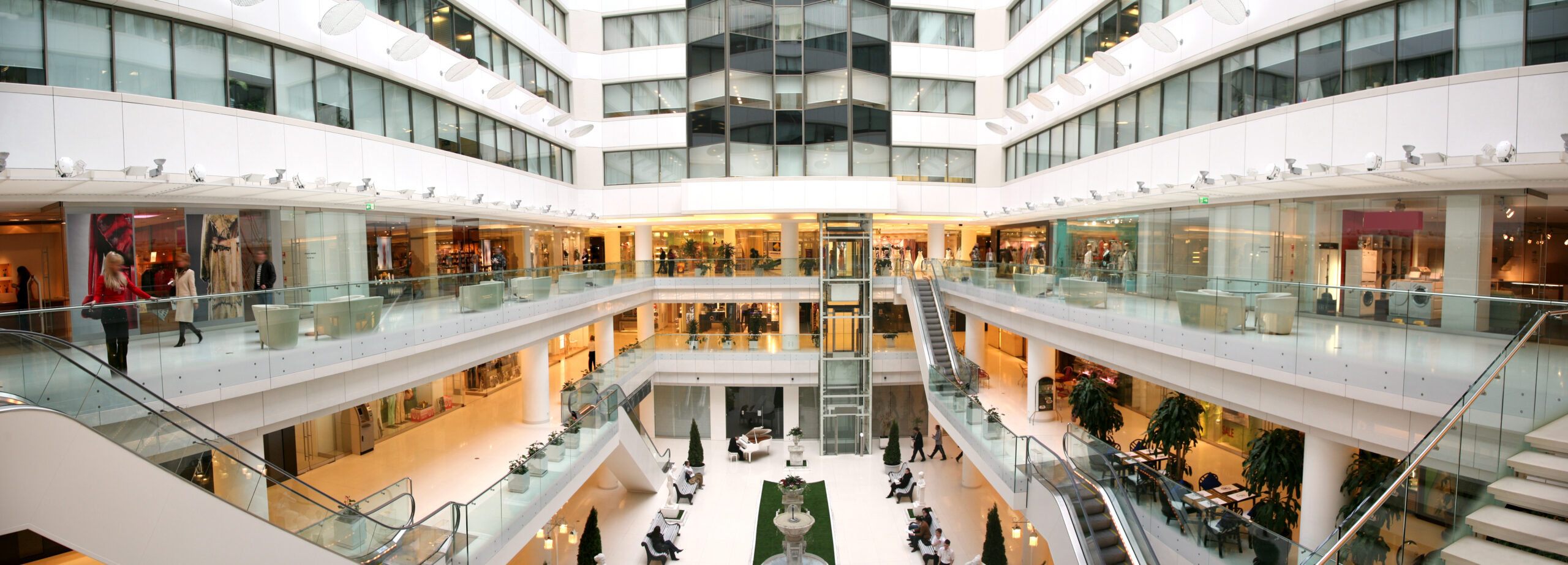 consumer-retail-deblauw - Executive Search - Interim Management - Leadership Advisory