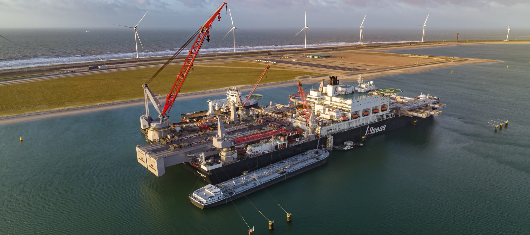 Verenigde Tankrederij (VT Group) Pioneering Spirit & Vorstenbosch